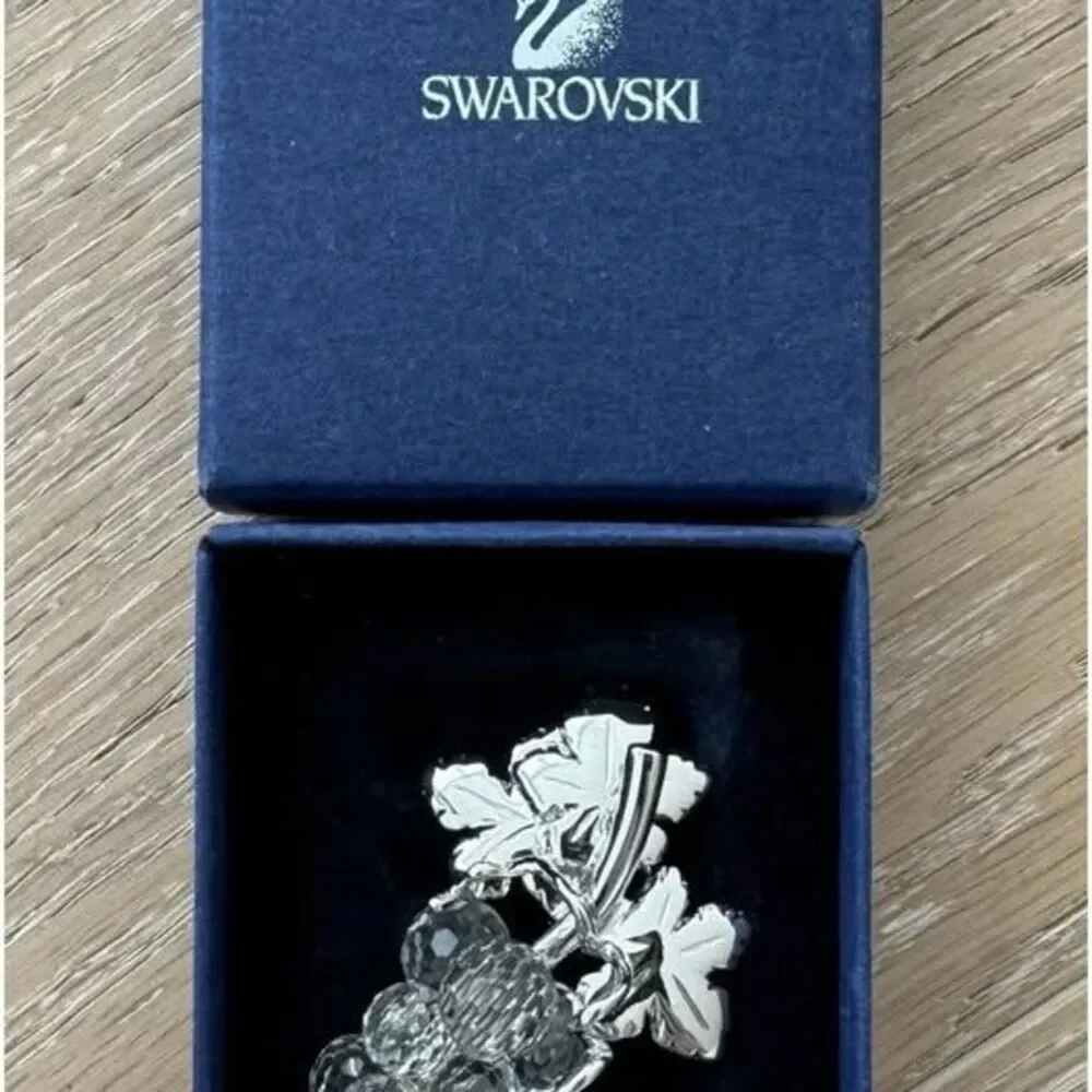 Swarovski Vintage Crystal Brooch Pin Clear Cluster Mini Grapes Silver Leaves